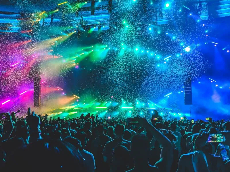 Differences Between In-Person and Digital Concerts